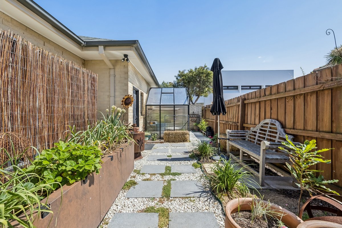 3 / 184 Nepean Highway Aspendale - Residential for sale