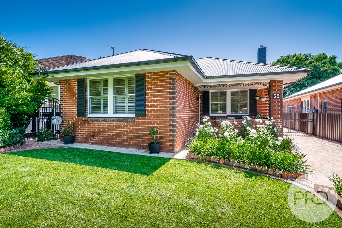 32 Dalton Street, TURVEY PARK NSW 2650