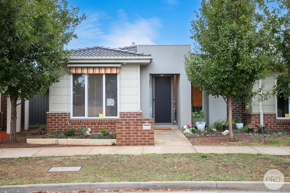 32 Warburton Drive, LUCAS VIC 3350