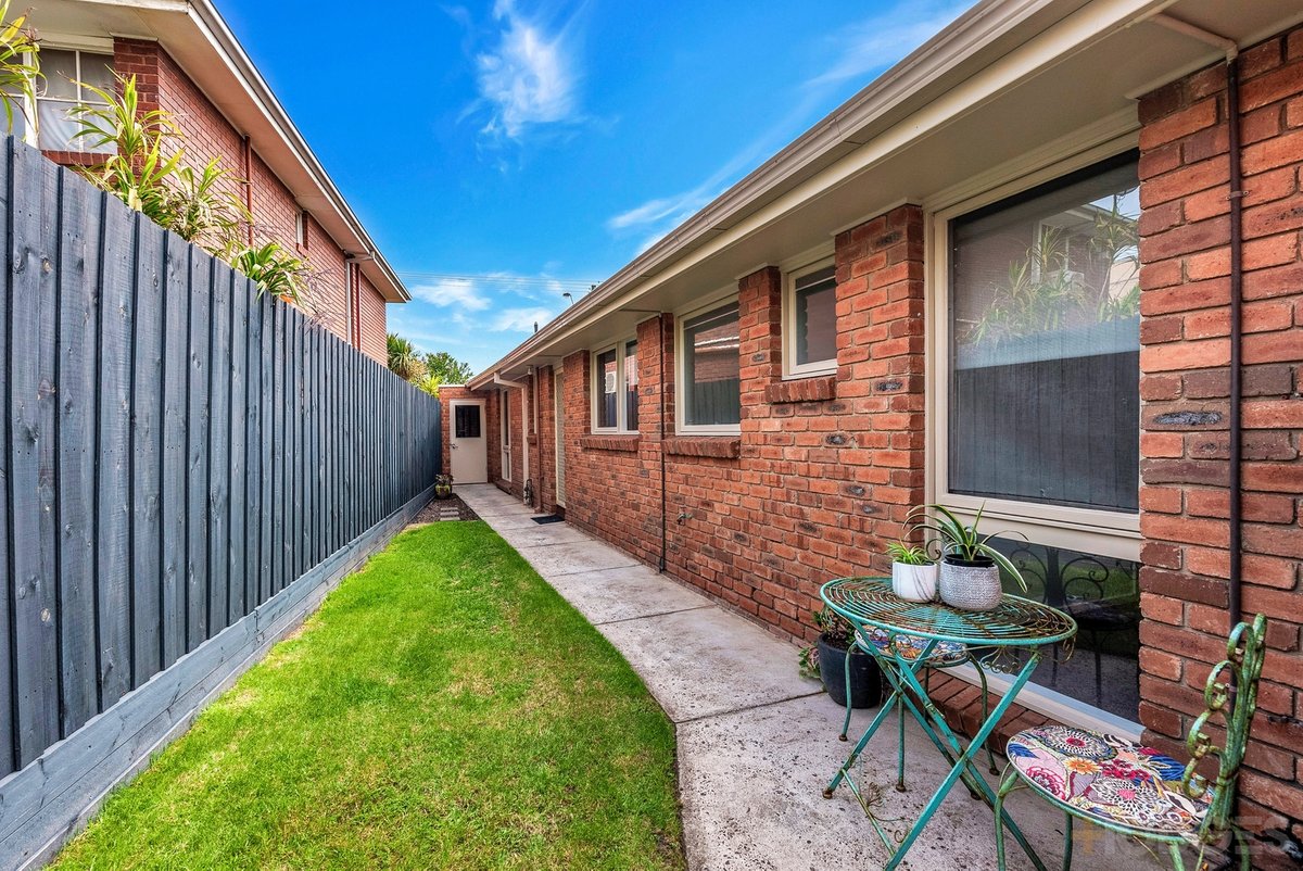 3 / 204-205 Beach Road Mordialloc - Residential for sale