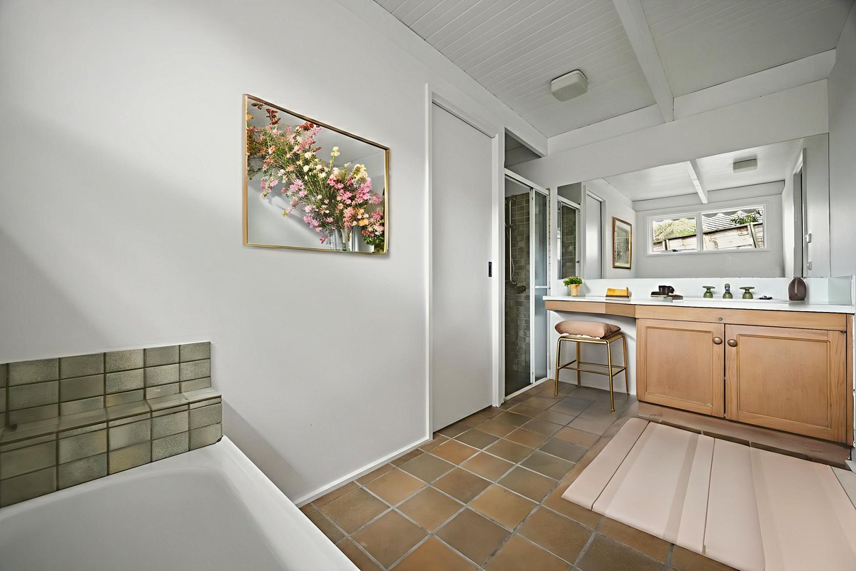 322 Eastbourne Road ROSEBUD - Residential for sale