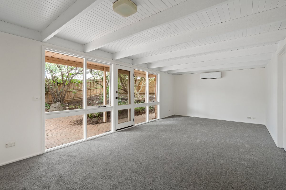 322 Eastbourne Road ROSEBUD - Residential for sale