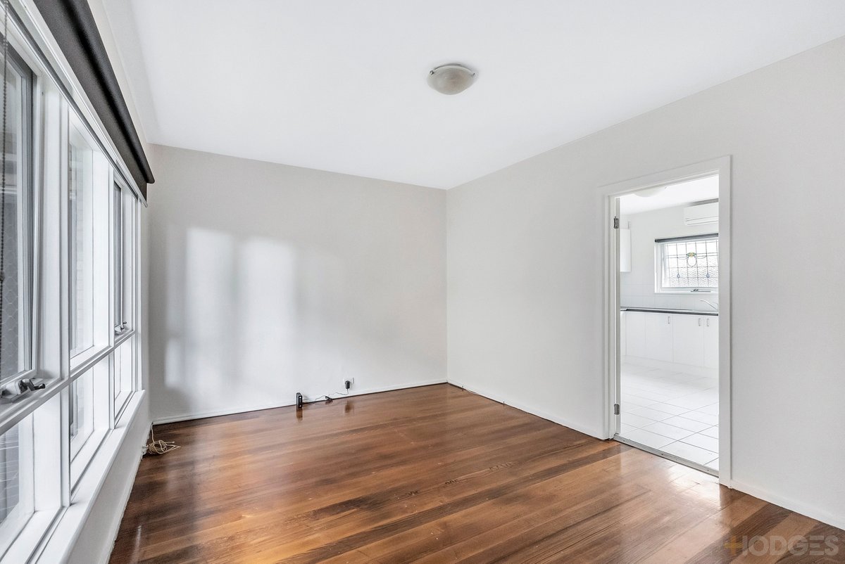 3 / 3 David Court Cheltenham - Residential for sale