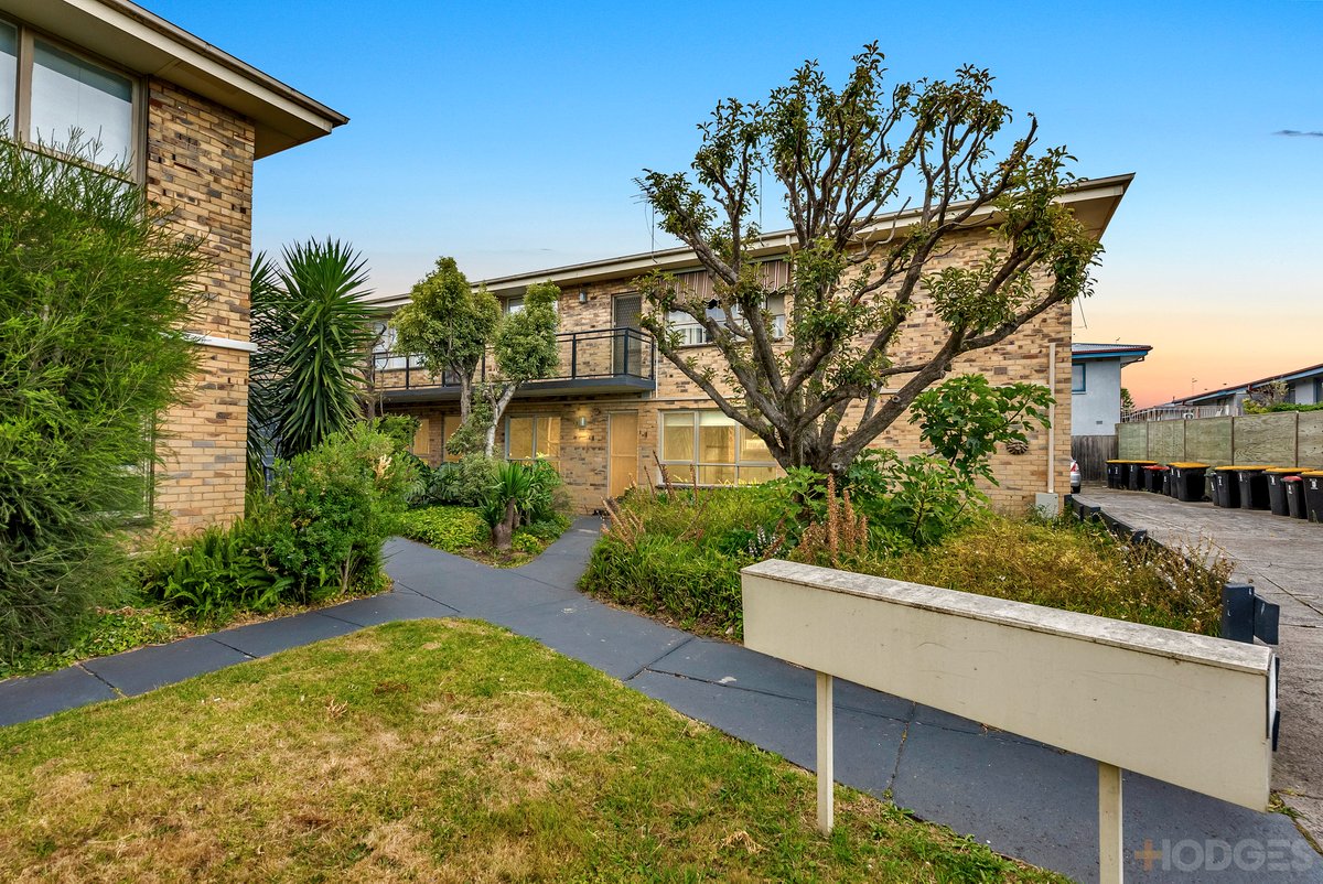 3 / 3 David Court Cheltenham - Residential for sale