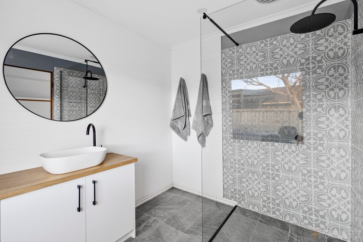 33 Dorothy Street Leopold - Residential for sale