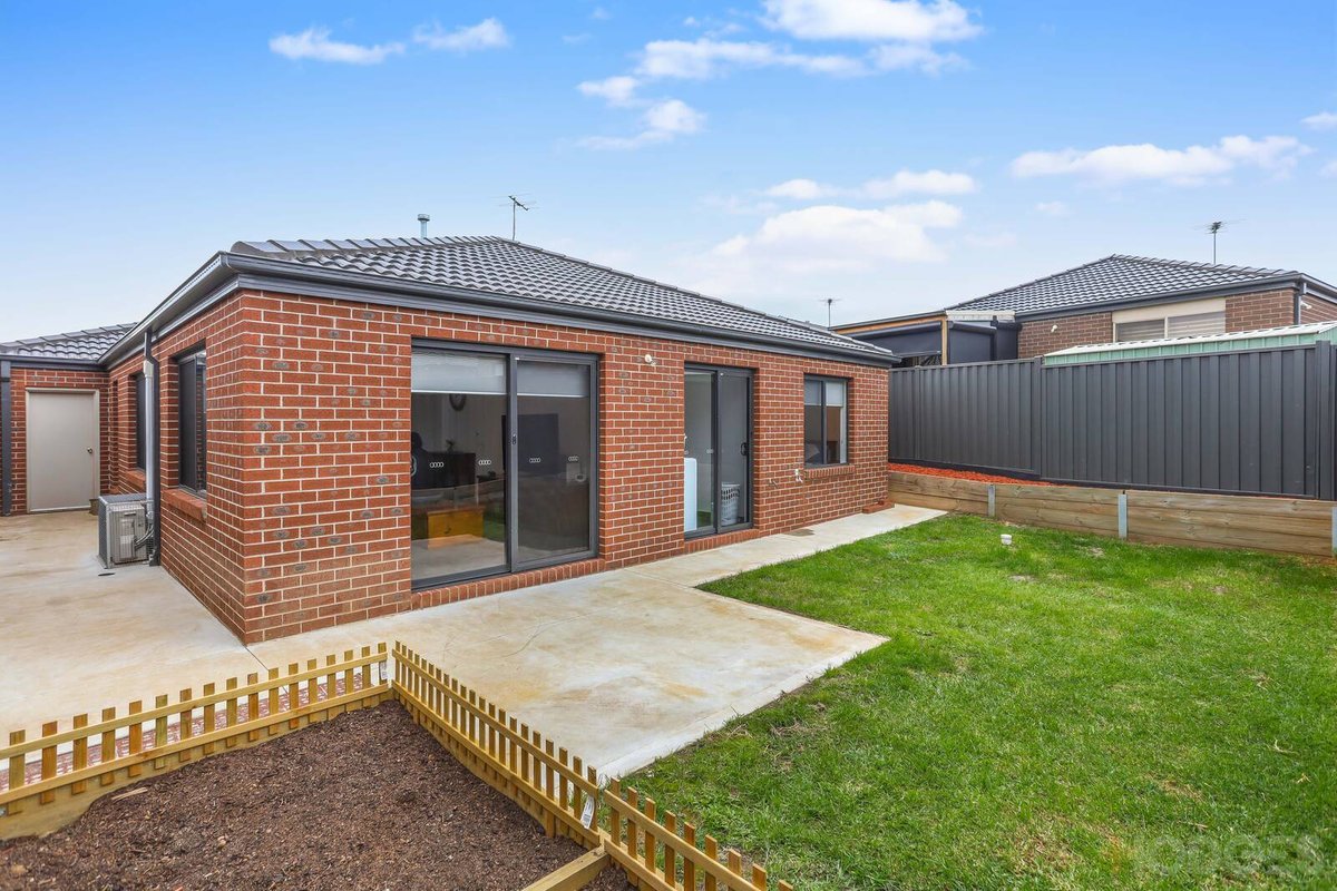 33 Firecrest Road Manor Lakes - Residential for sale