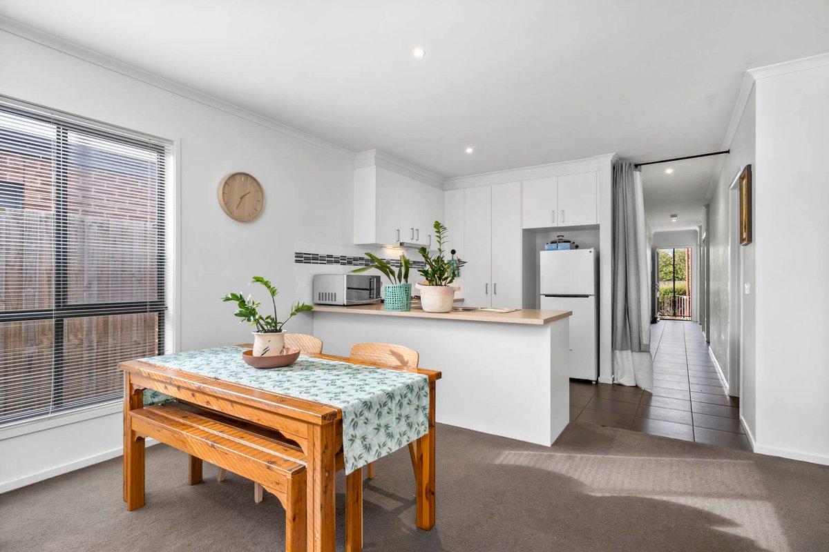 3 / 34 Weeroona Avenue Hamlyn Heights - Residential for sale