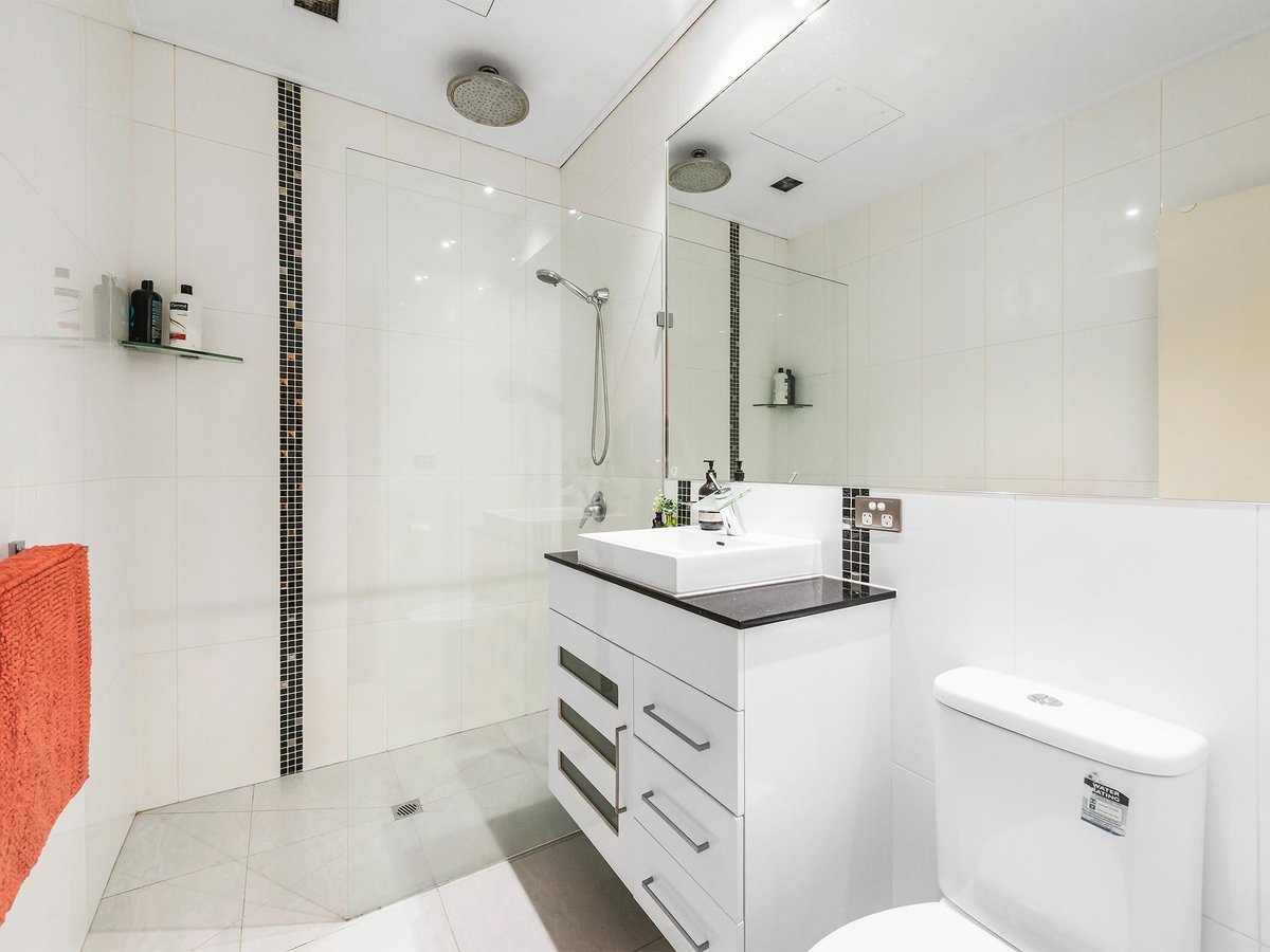 33 / 562 Little Bourke Street MELBOURNE - Residential for sale