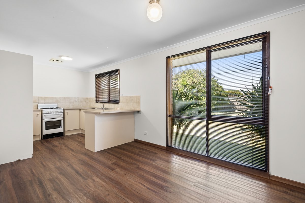 34 Courtenay Avenue CRANBOURNE NORTH - Residential for sale