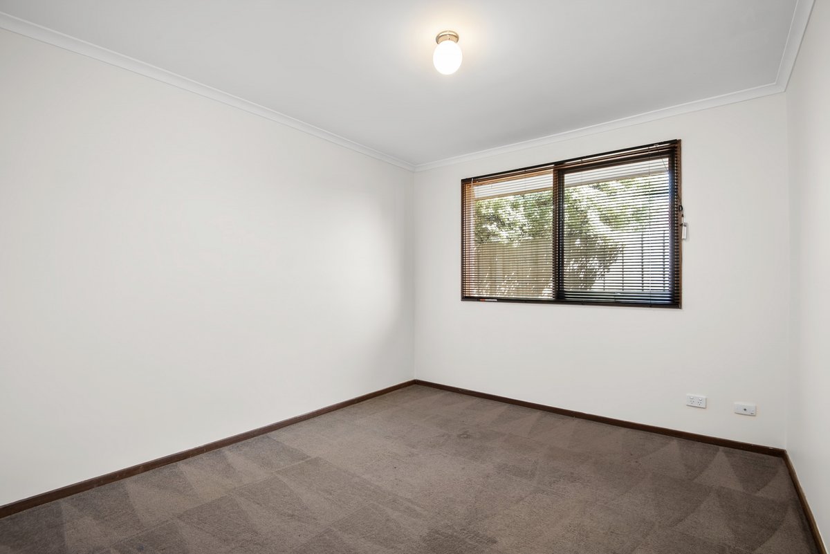34 Courtenay Avenue CRANBOURNE NORTH - Residential for sale