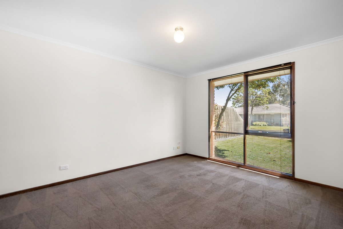 34 Courtenay Avenue CRANBOURNE NORTH - Residential for sale
