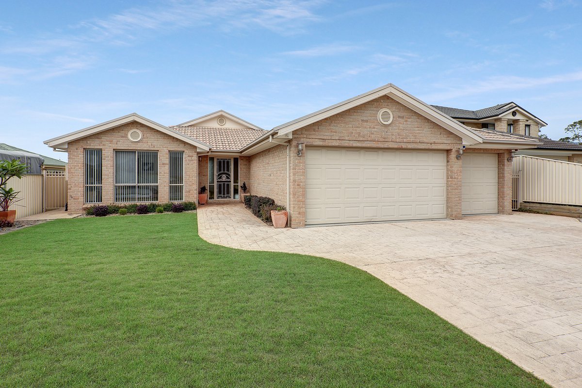 34 Denham Drive, HORSLEY NSW 2530