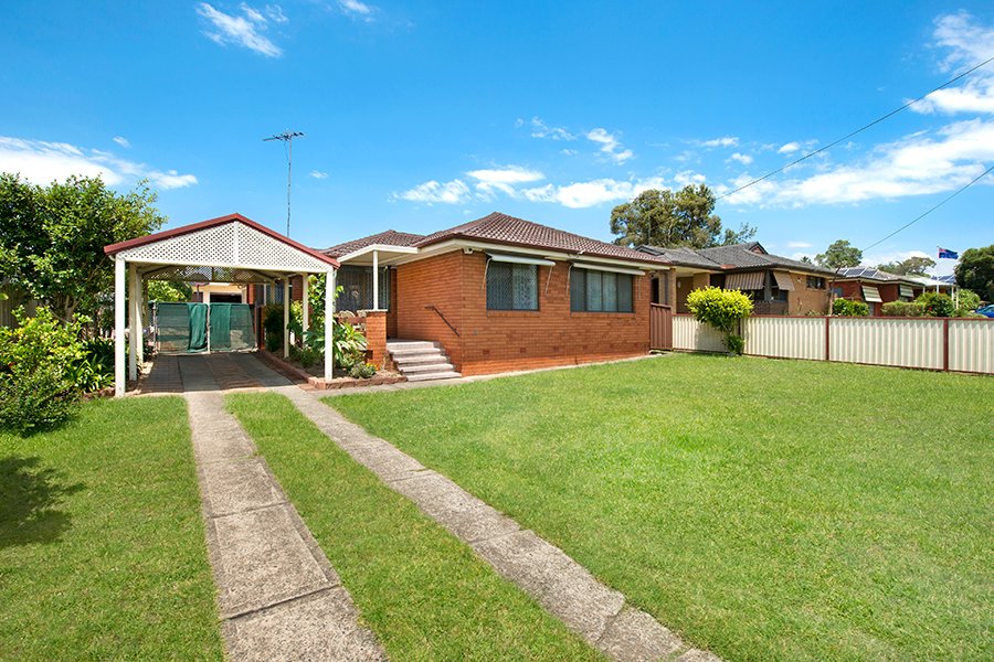 35 Atchison Rd, MACQUARIE FIELDS NSW 2564