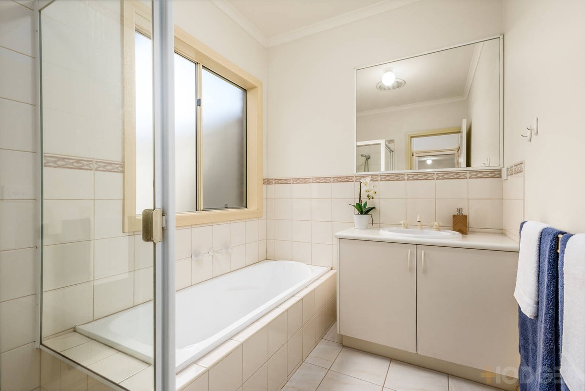 3 / 5 Farm Road Cheltenham - Residential for sale