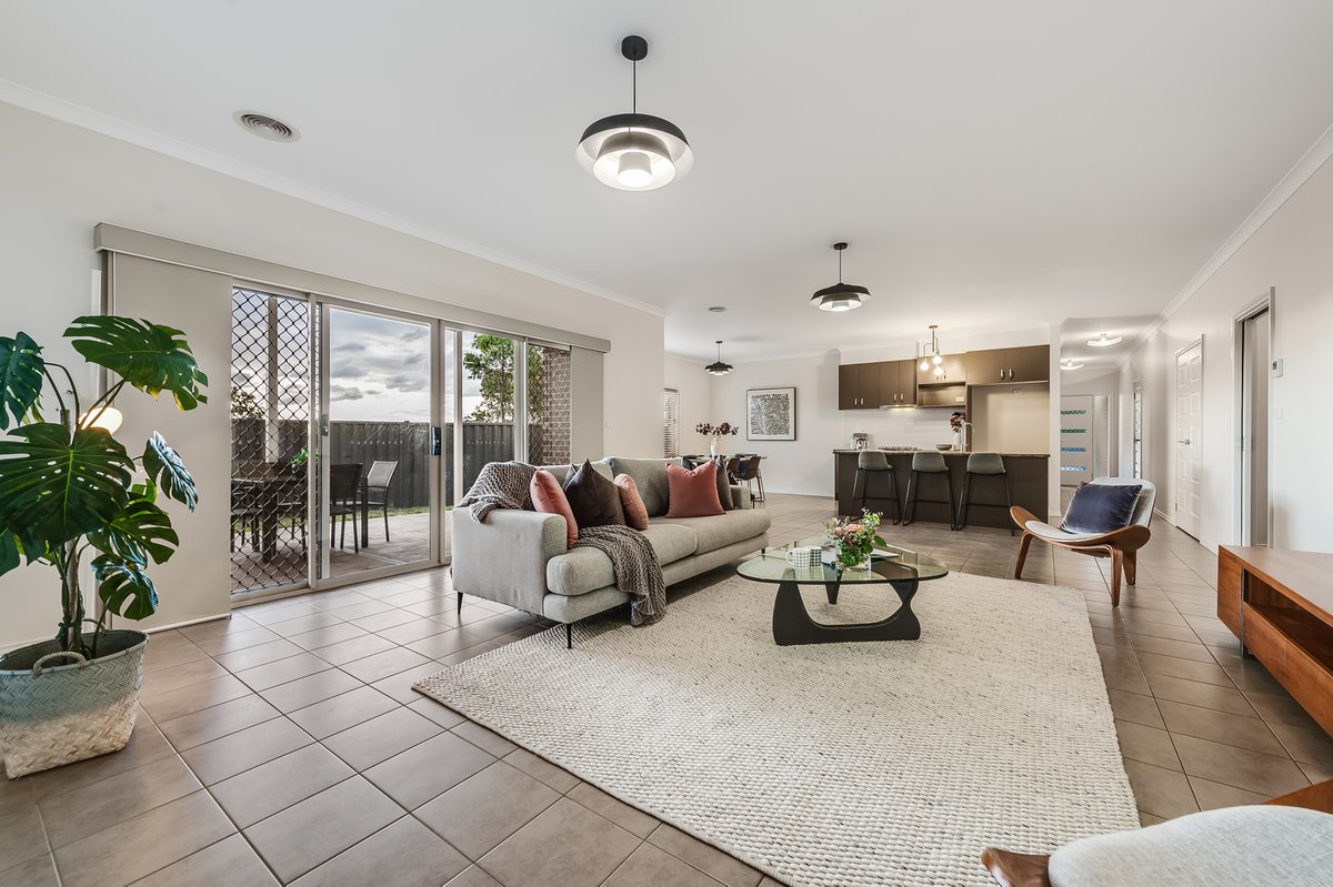 35 Firecrest Road Manor Lakes - Residential for sale