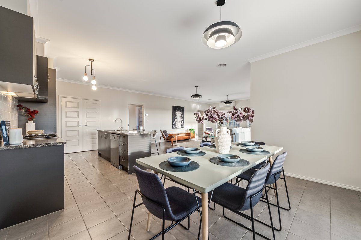35 Firecrest Road Manor Lakes - Residential for sale