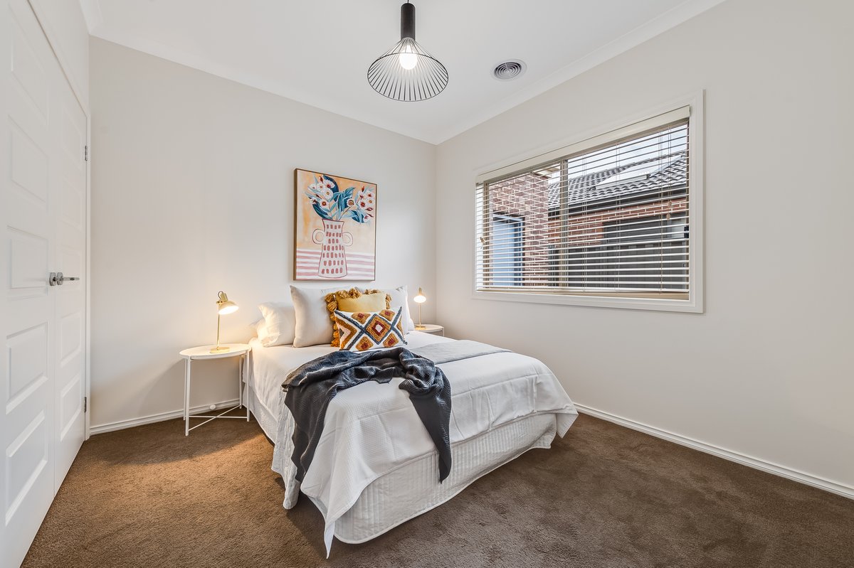 35 Firecrest Road Manor Lakes - Residential for sale