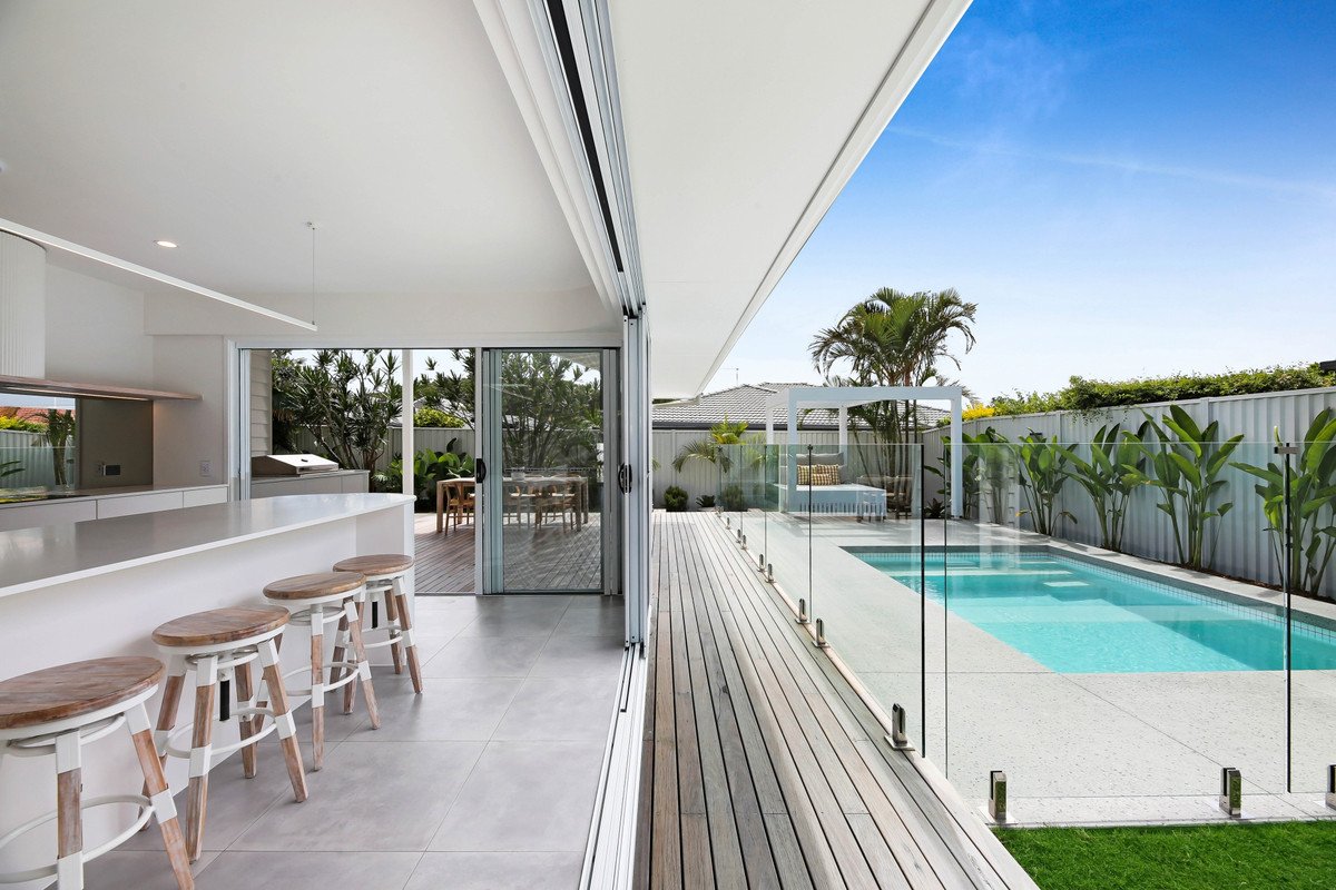 35 Nuthatch Street, Burleigh Waters QLD 4220