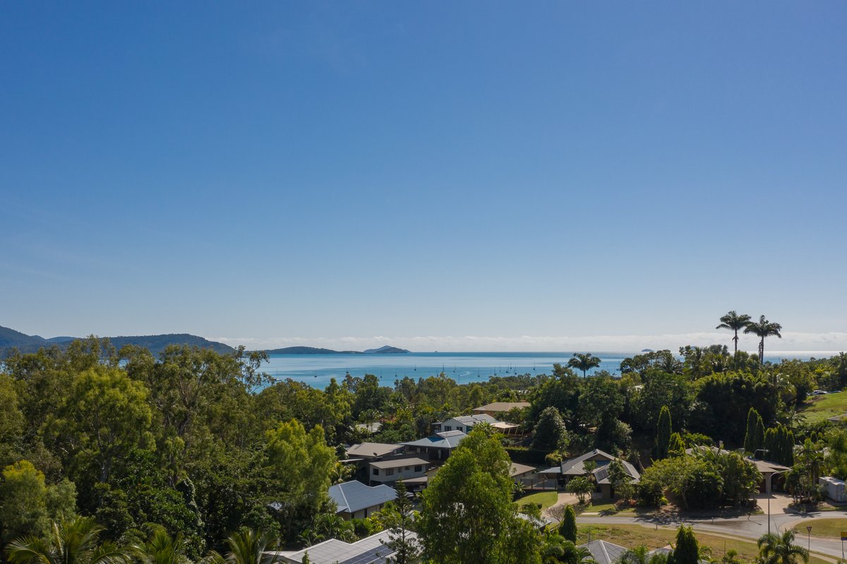 36 Eshelby Drive, CANNONVALE QLD 4802