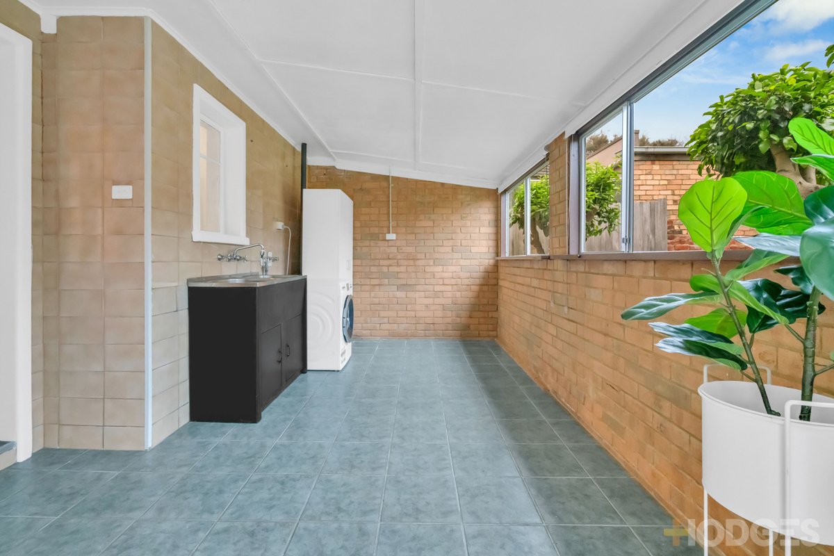 36 Rosewarne Avenue Cheltenham - Residential for sale