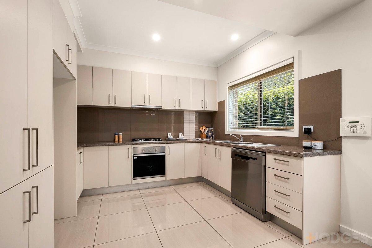 3 / 8 Leman Crescent Noble Park - Residential for sale
