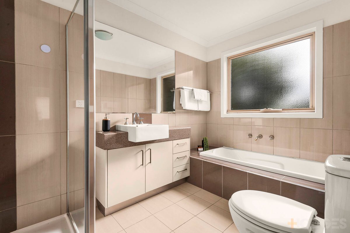 3 / 8 Leman Crescent Noble Park - Residential for sale