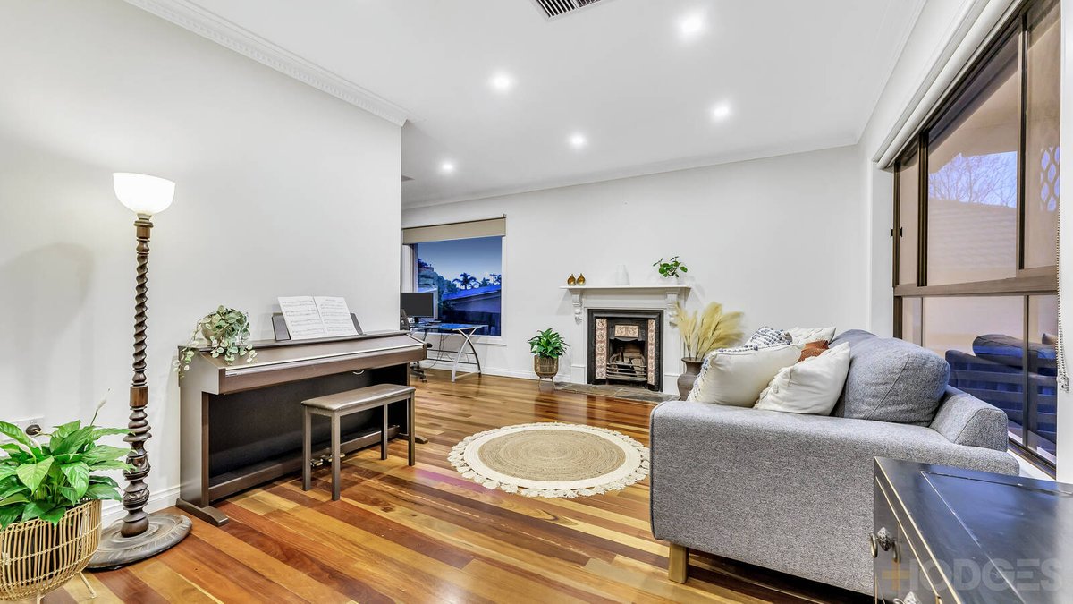 38 Rosewarne Avenue Cheltenham - Residential for sale
