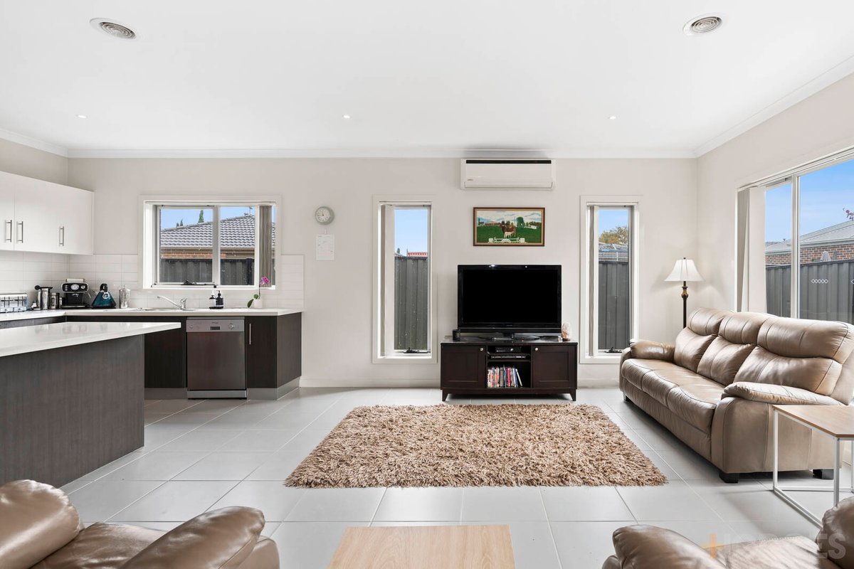 3 / 9 Duchess Court Point Cook - Residential for sale