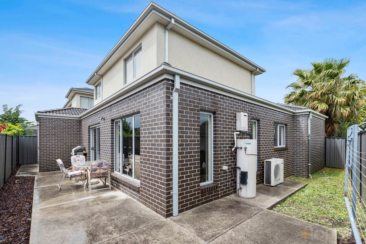 3 / 9 Duchess Court Point Cook - Residential for sale