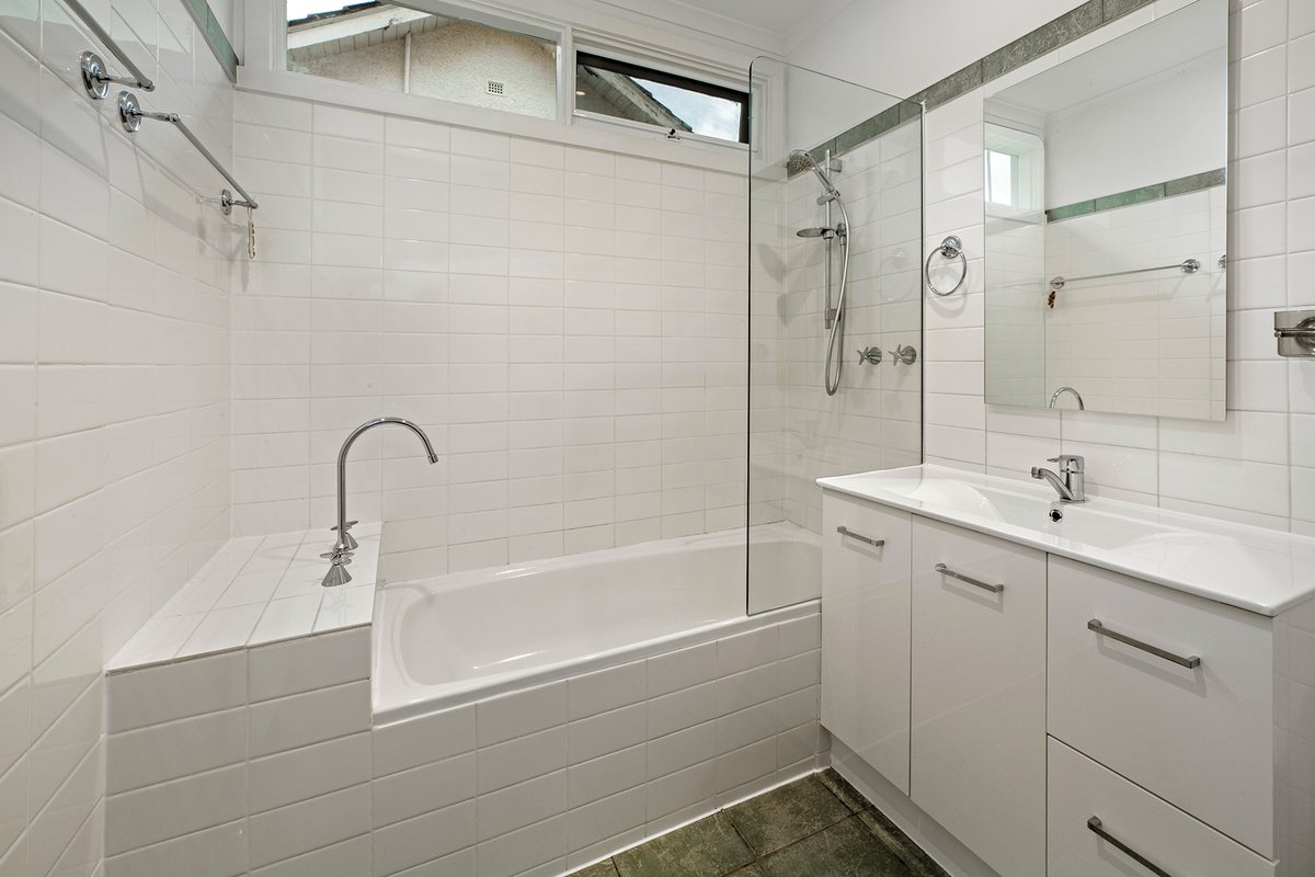 39 Margarita Street Hampton - Residential for lease