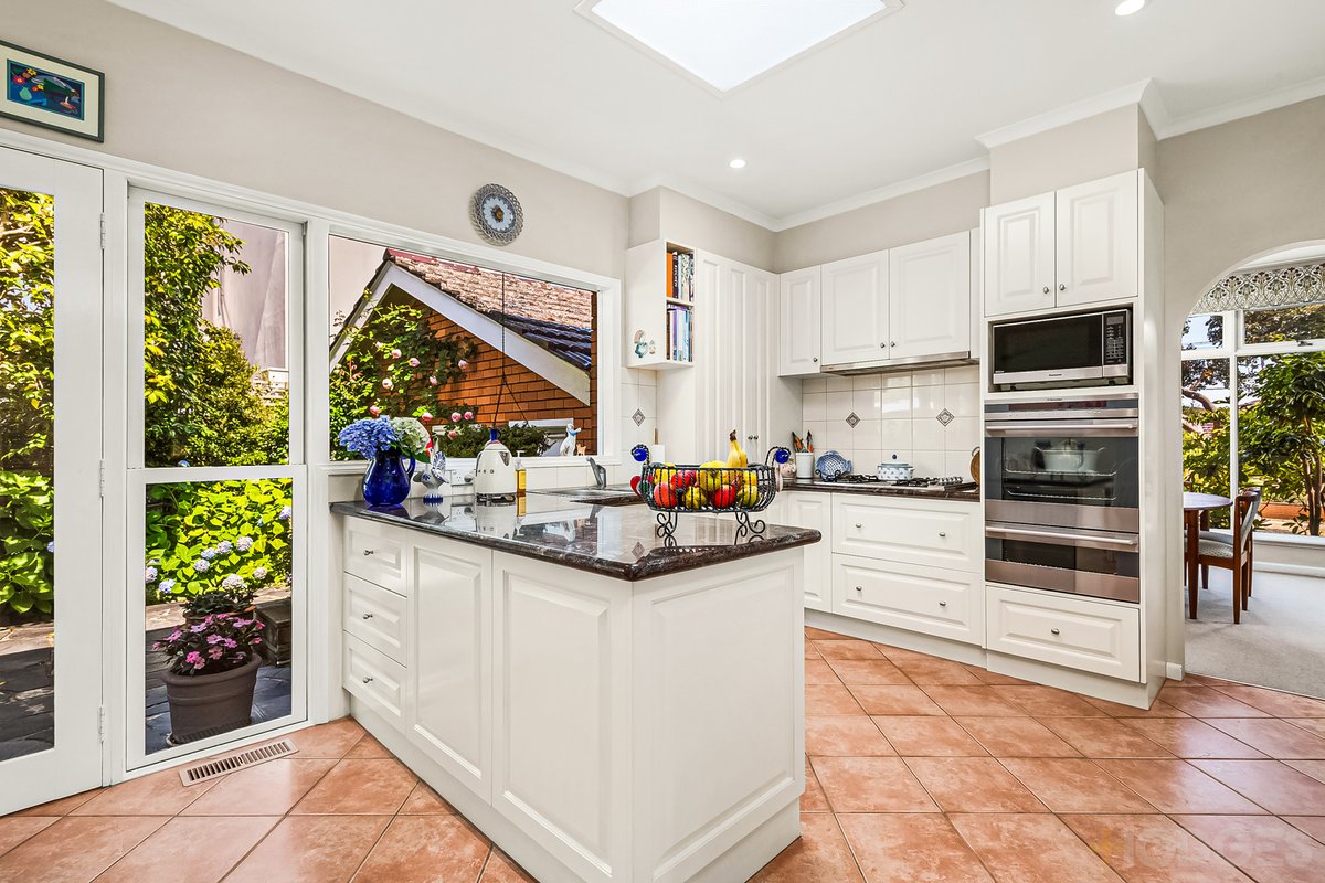 39 Outlook Road Mount Waverley - Residential for sale