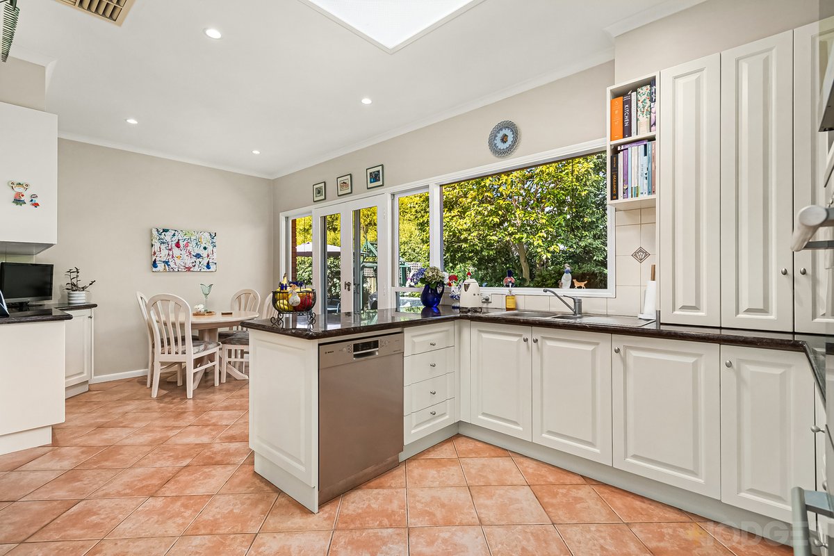 39 Outlook Road Mount Waverley - Residential for sale