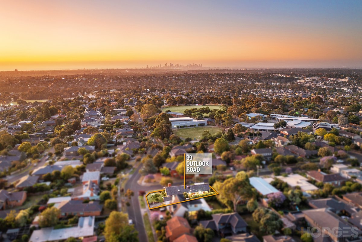 39 Outlook Road Mount Waverley - Residential for sale