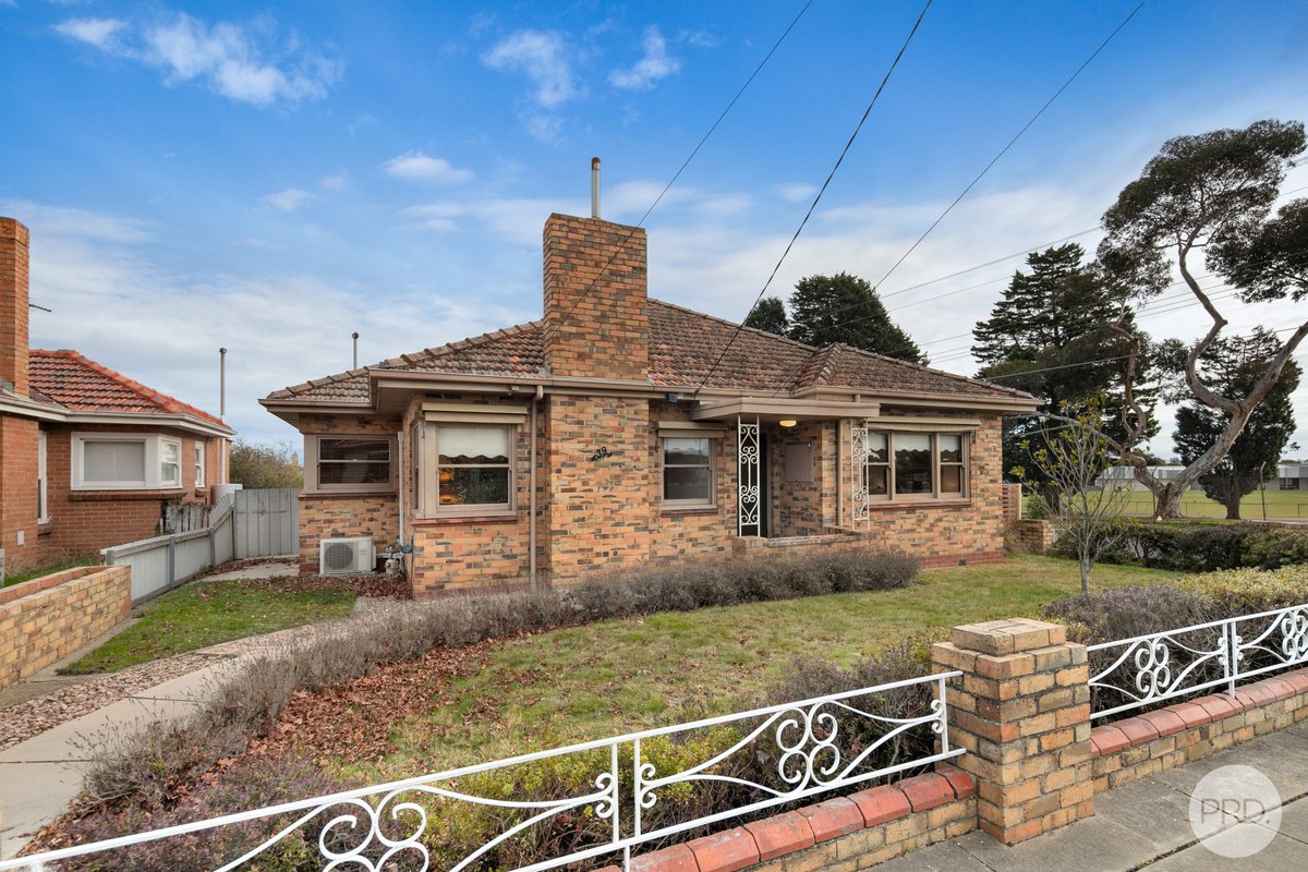 39 Shelley Street, WENDOUREE VIC 3355