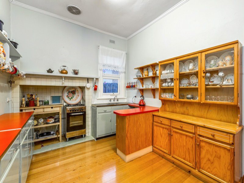 393 geelong Road KINGSVILLE - Residential for sale