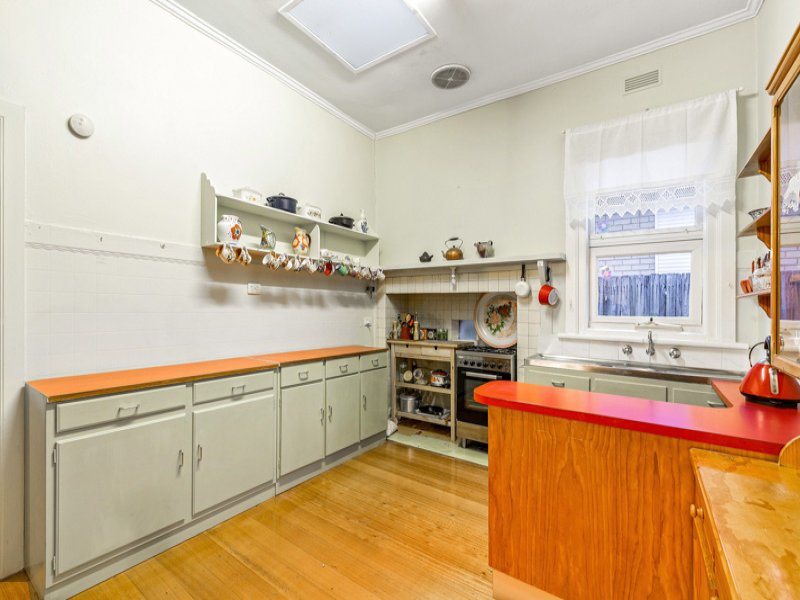 393 geelong Road KINGSVILLE - Residential for sale