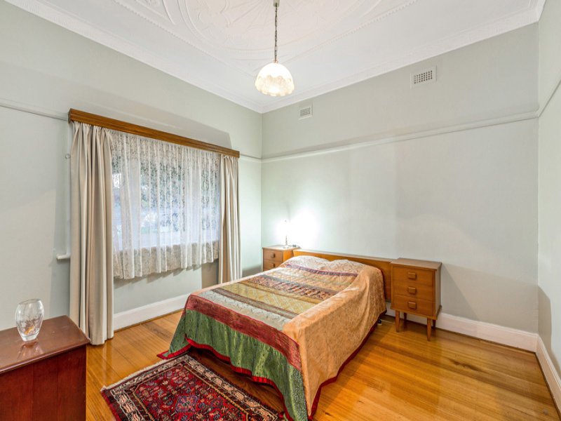 393 geelong Road KINGSVILLE - Residential for sale