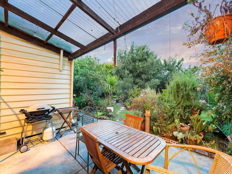 393 geelong Road KINGSVILLE - Residential for sale