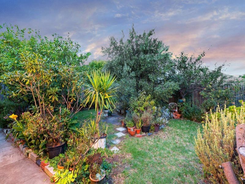 393 geelong Road KINGSVILLE - Residential for sale