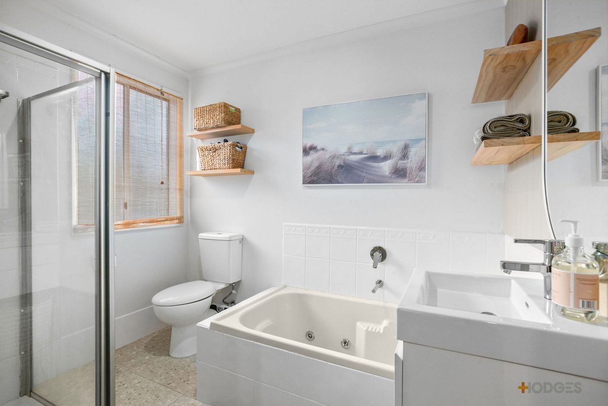 4 Airlie Grove SEAFORD - Residential for lease