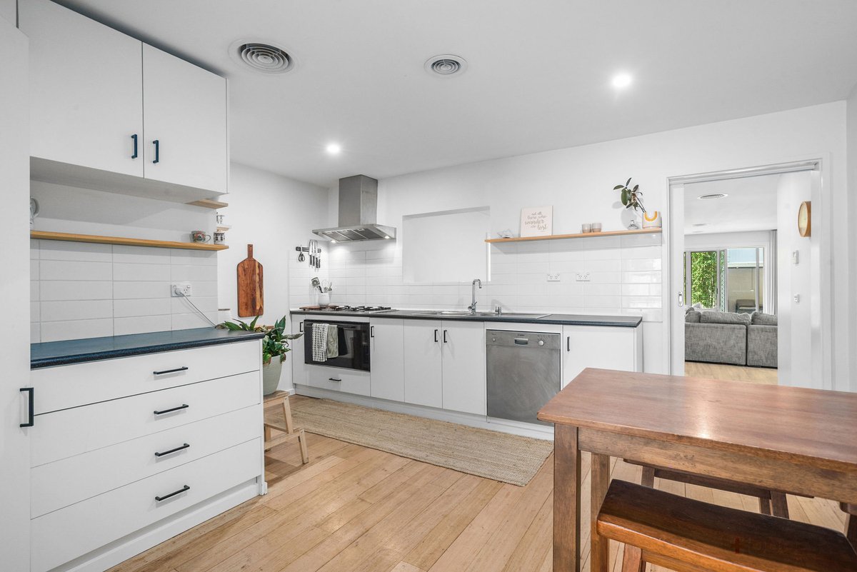 4 Airlie Grove SEAFORD - Residential for lease