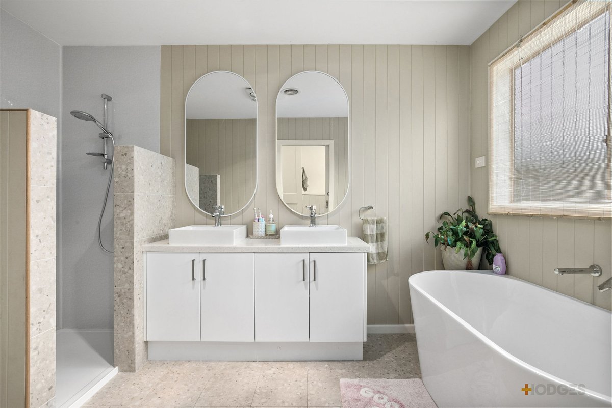 4 Airlie Grove SEAFORD - Residential for lease