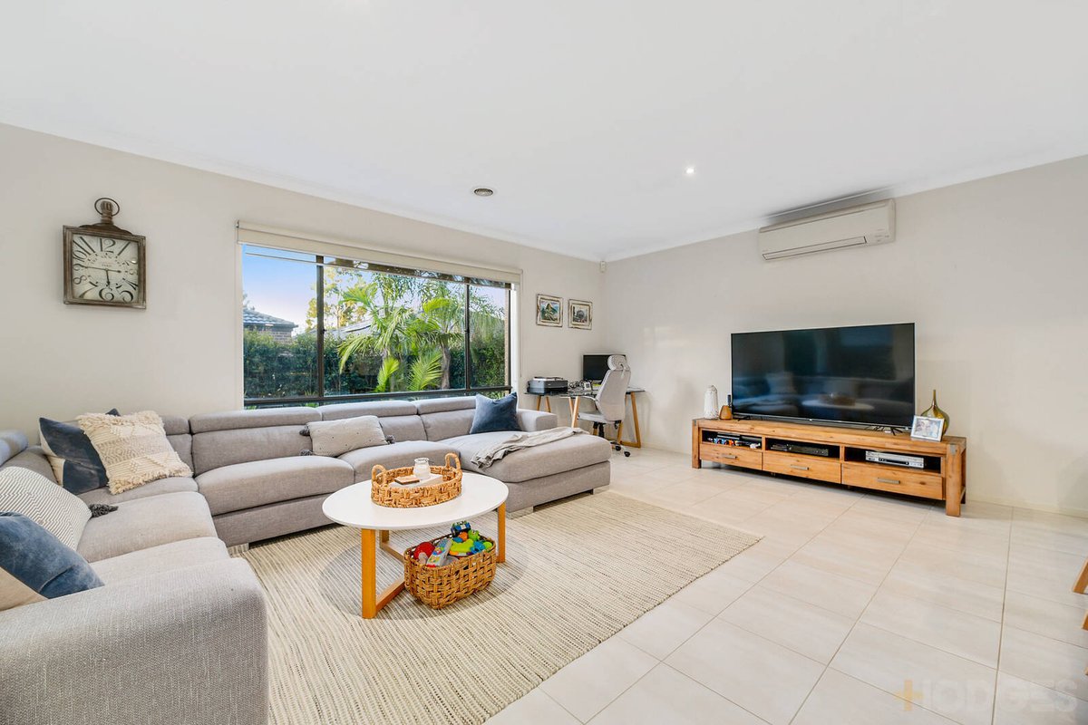 4 Camolina Way Clyde North - Residential for sale