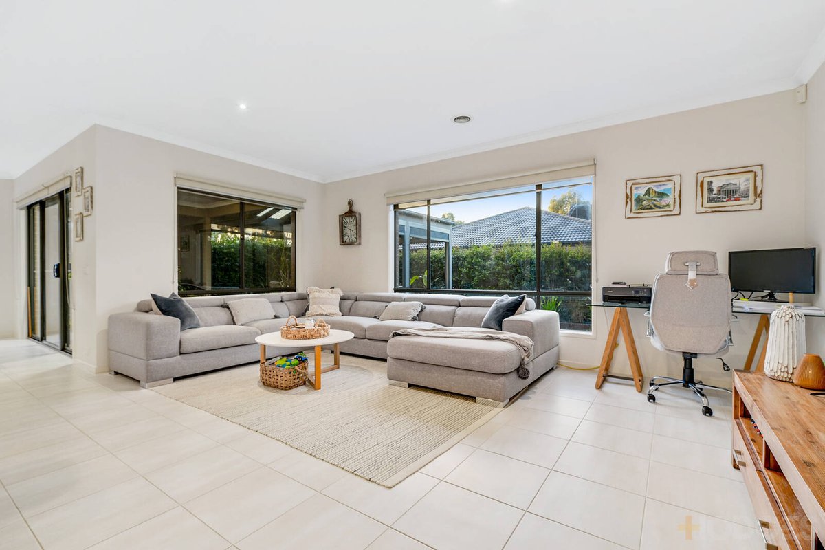 4 Camolina Way Clyde North - Residential for sale