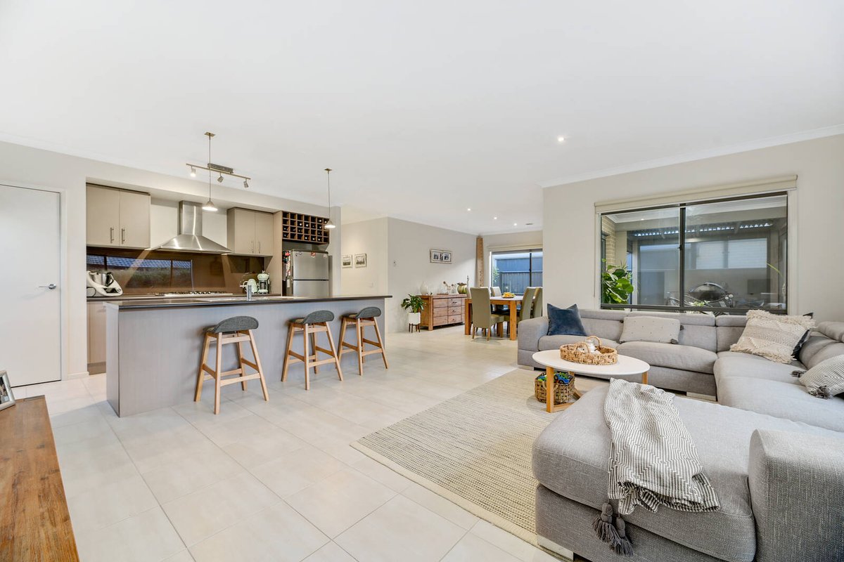 4 Camolina Way Clyde North - Residential for sale