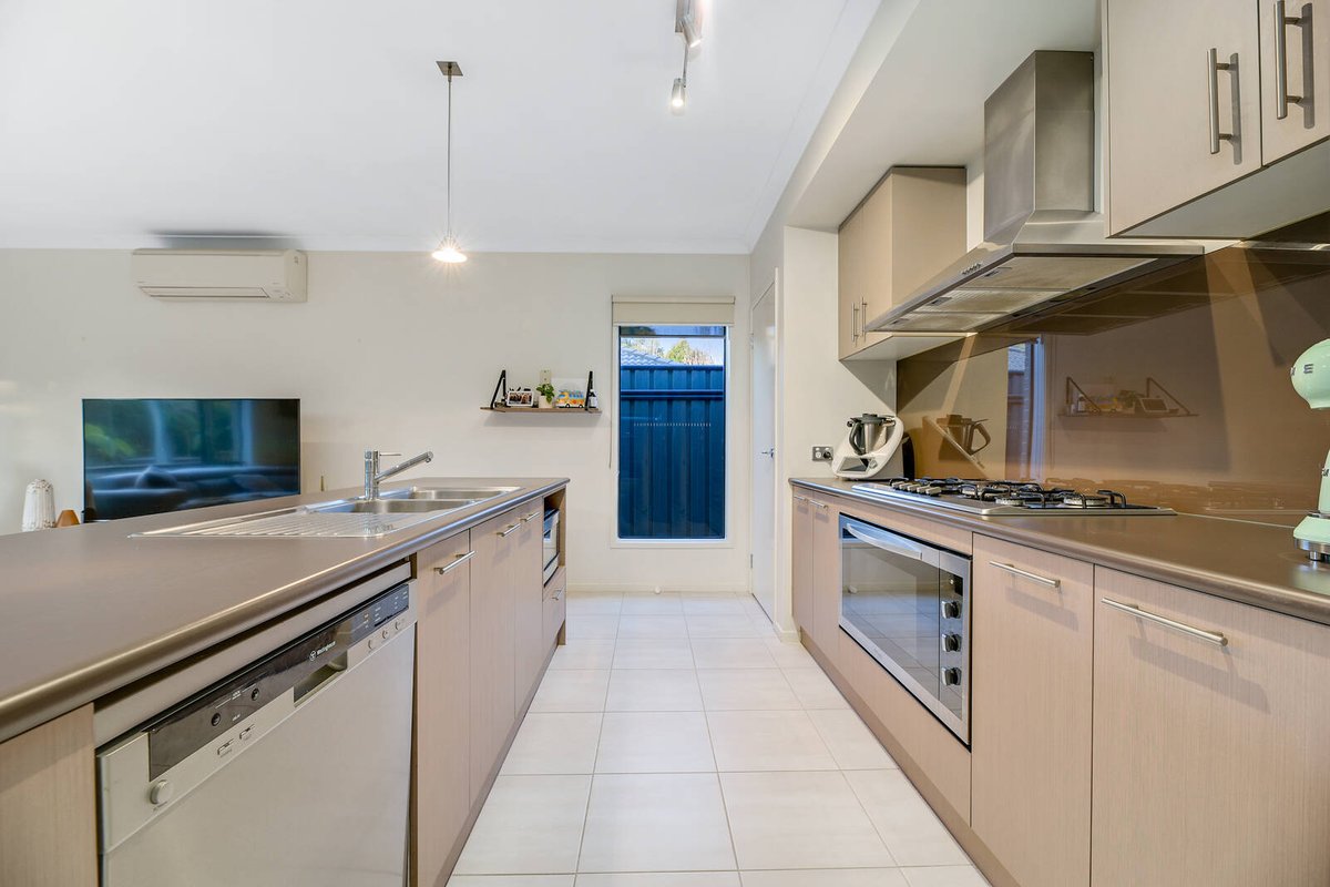 4 Camolina Way Clyde North - Residential for sale