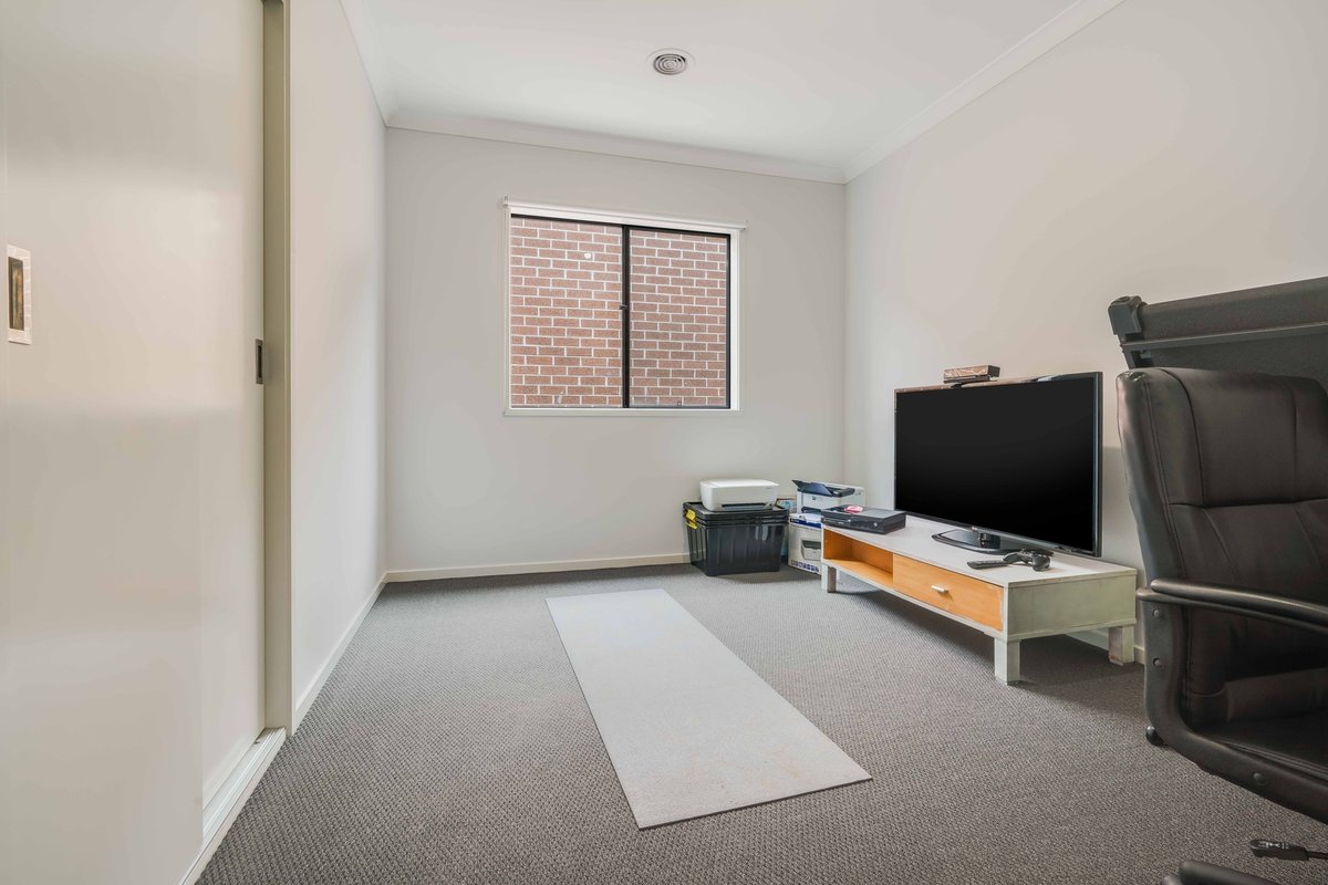4 Chapelton Way Werribee - Residential for sale