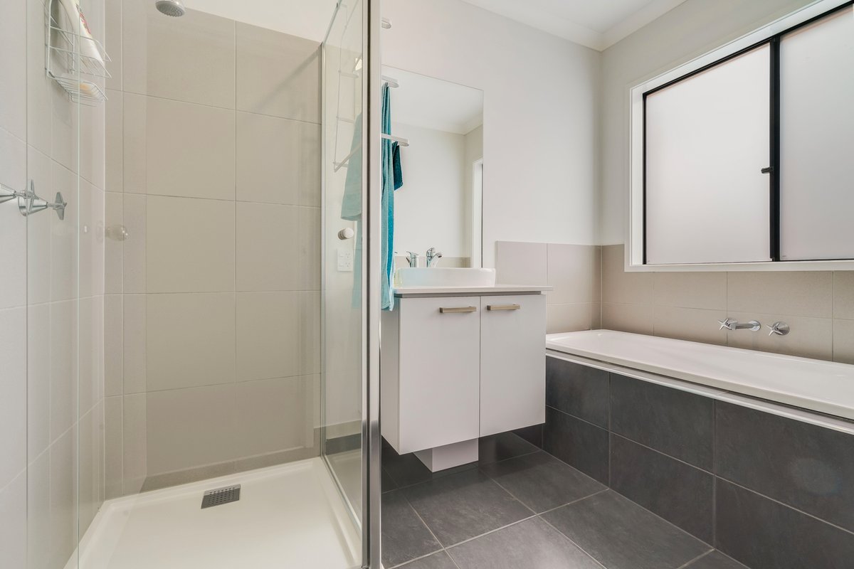 4 Chapelton Way Werribee - Residential for sale