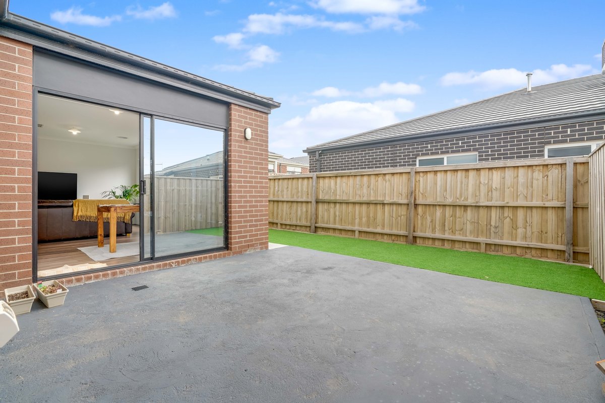 4 Chapelton Way Werribee - Residential for sale