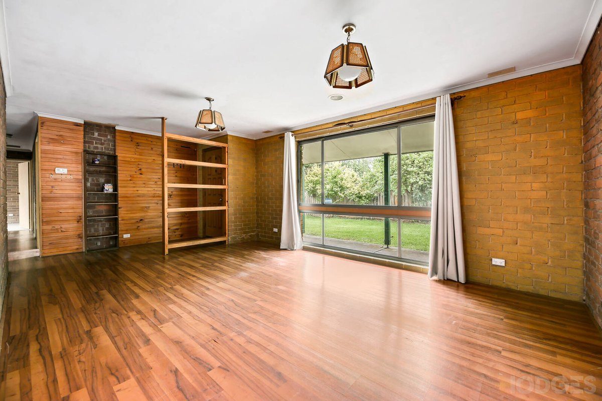 4 Dearing Avenue Cranbourne - Residential for sale